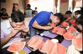 现场的吃瓜群众,吃瓜群众的热闹现场一瞥