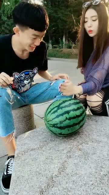 脚臭姐吃瓜视频,揭秘娱乐圈幕后真相