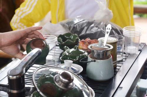 继续吃瓜喝茶,继续吃瓜喝茶，品味生活百态