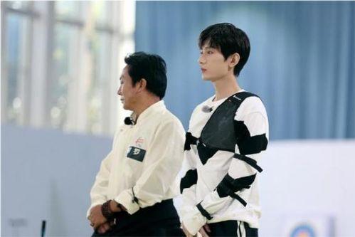 成毅比赛吃瓜,这瓜太香了！